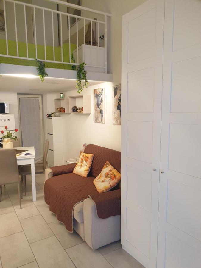 La Tana Del Viaggiatore, Parcheggio Gratuito 那不勒斯 外观 照片